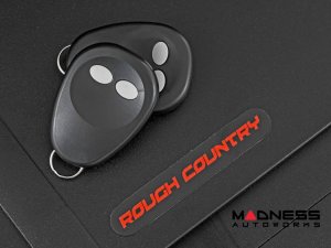 Chevrolet Silverado 2500 Bed Cover - Retractable - Powered - 6'9" Bed Chevrolet Silverado 2500 Bed Cover - Retractable - Powered - 6'9" Bed